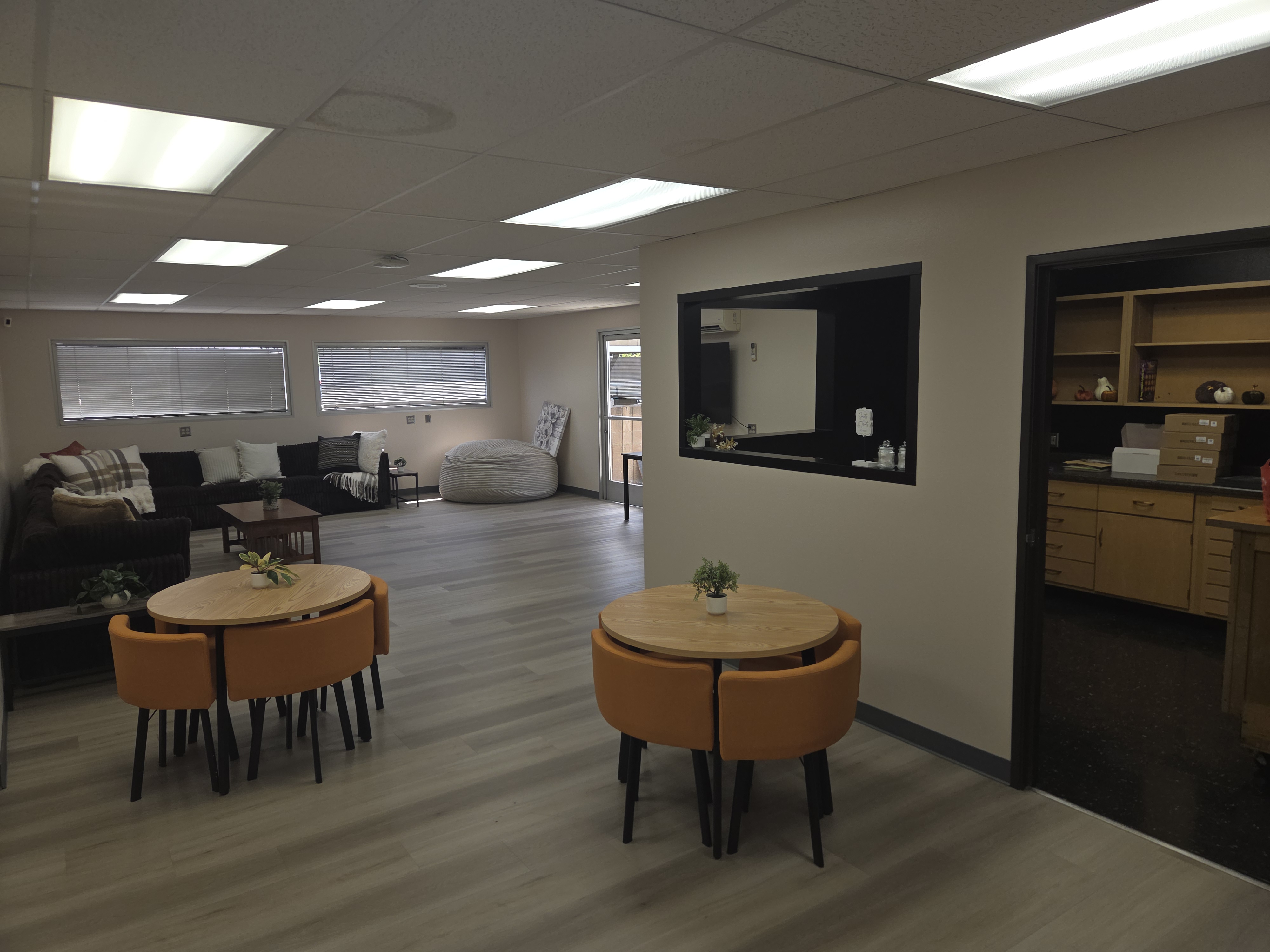 Dormitory meeting and study suite