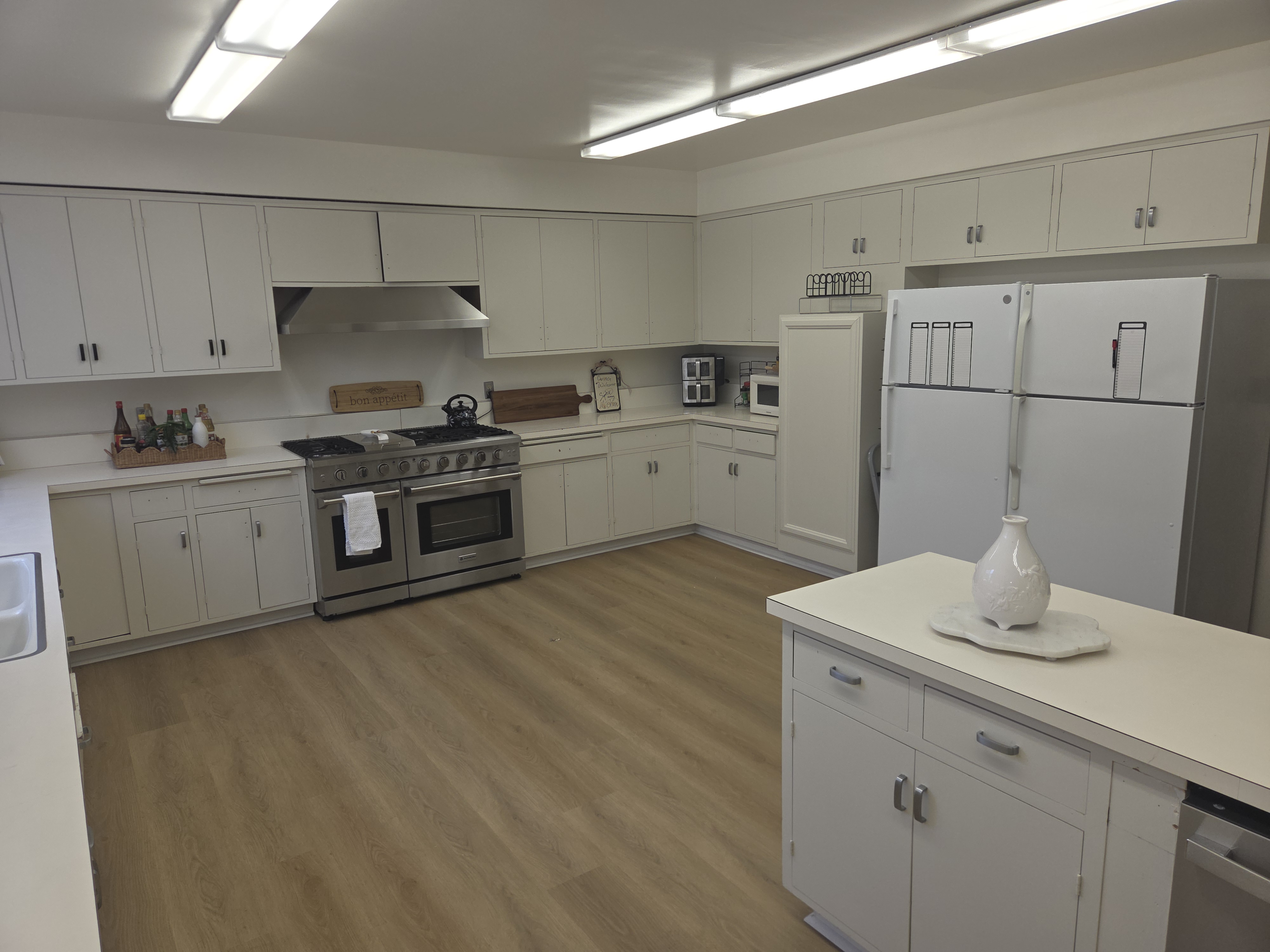 Dormitory chef-ready kitchen